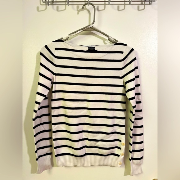 Tommy Hilfiger Sweaters - Tommy Hilfigers stripped sweater